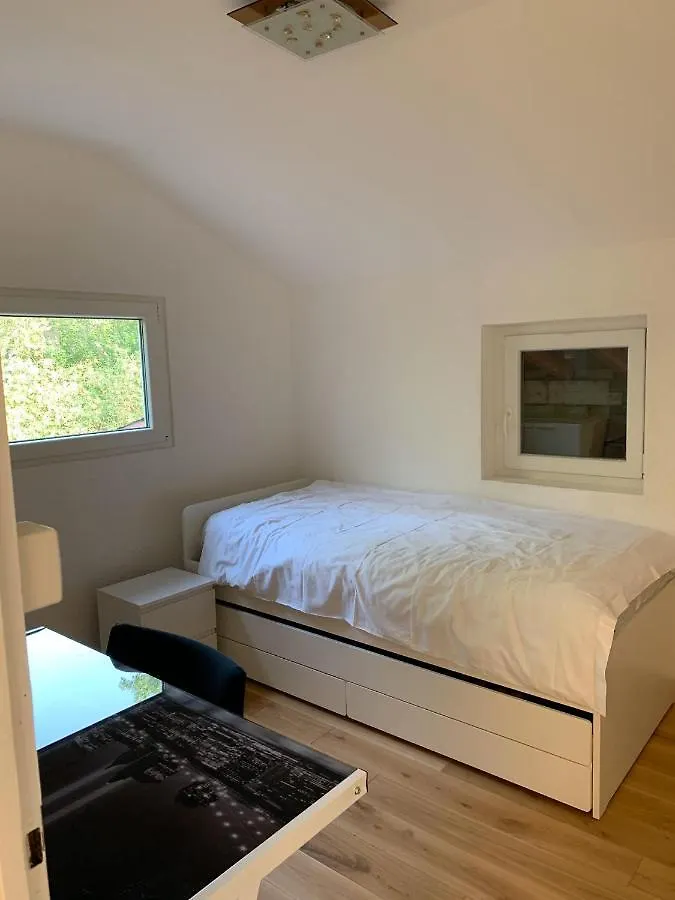 Le Grand-Saconnex Guesthouse, 5 Min Walk To Airport Geneva